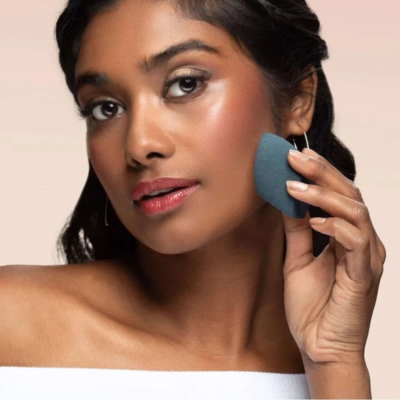 EXA all in complexion triple edge makeup sponge - Picture 8 of 8